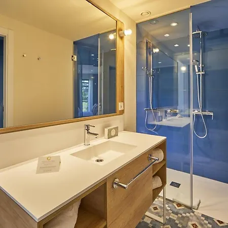 Fergus Club Europa 4* باغيرا