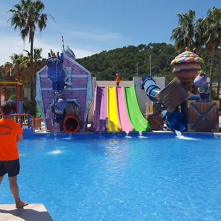 Fergus Club Europa Üdülőközpont 4*