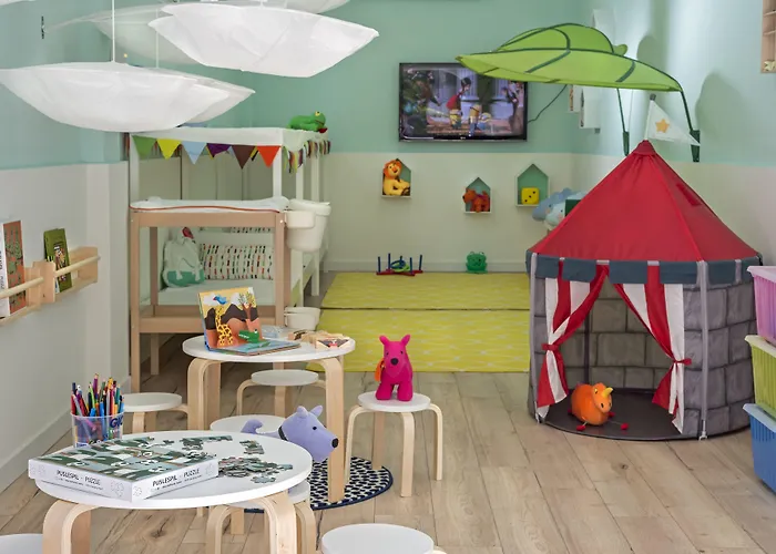 Fergus Club Europa 4* باغيرا