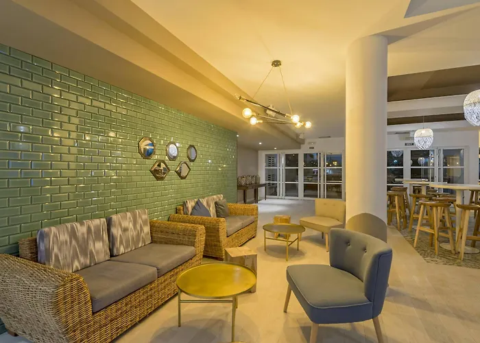 Fergus Club Europa 4* باغيرا